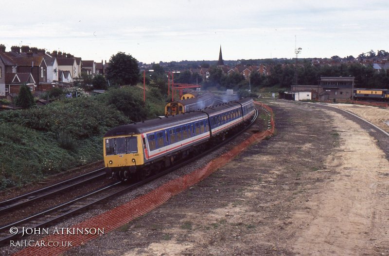 Class 108 DMU at Tonbridge