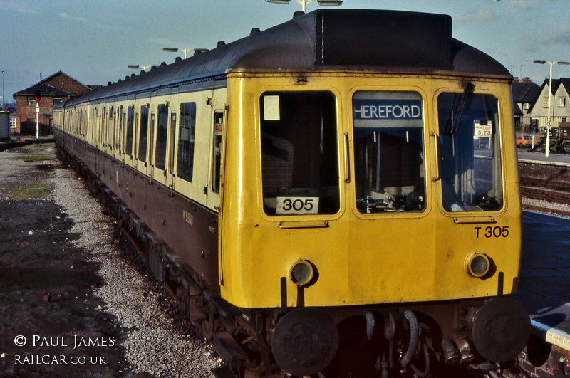 Class 117 DMU at Hereford