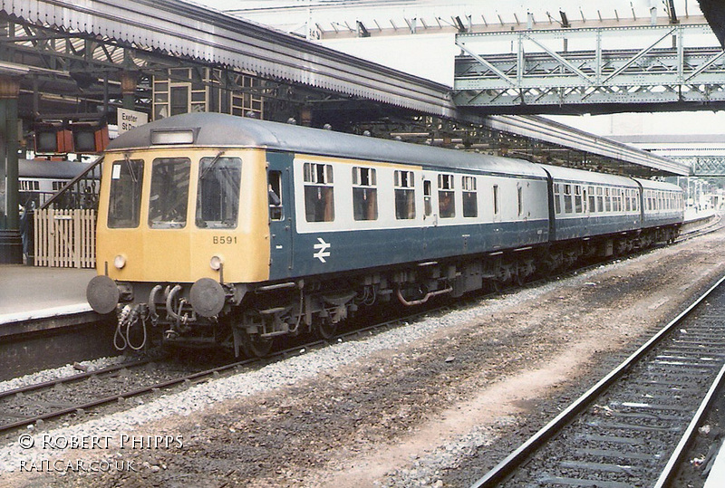 Class 119 DMU at Exeter St Davids