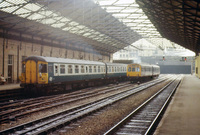 Class 123 DMU at Huddersfield