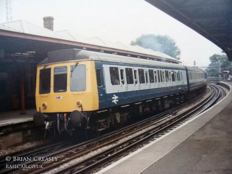 Class 115 DMU at Rickmansworth