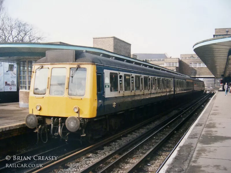 Class 115 DMU at Harrow-on-the-Hill
