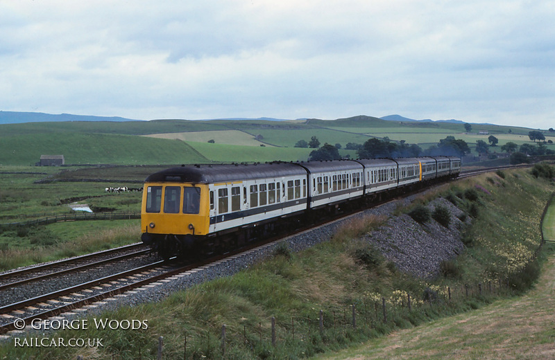 Class 108 DMU at Bell Busk