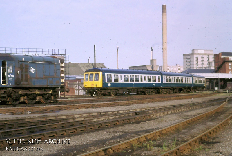 Class 108 DMU at Hull Botanic Gardens