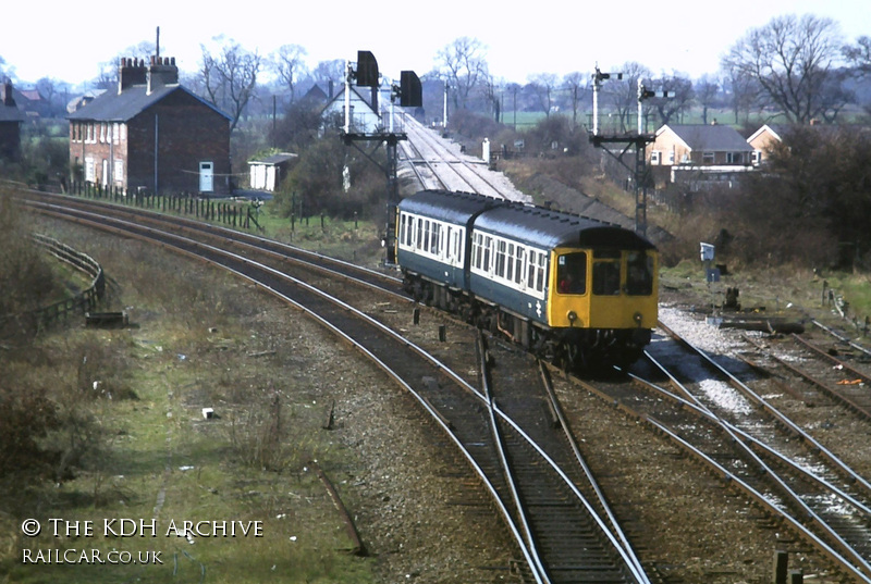 Class 110 DMU at Gilberdyke Junction