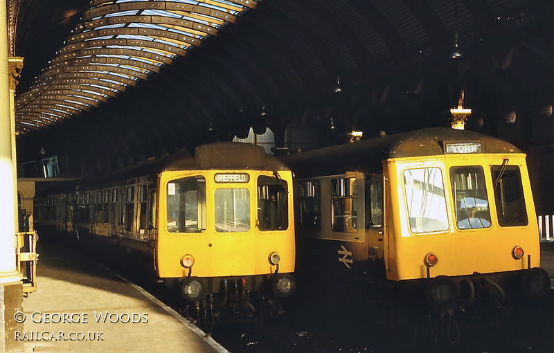 Class 110 DMU at York