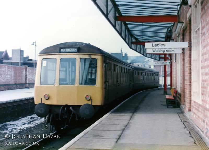 Class 114 DMU at Lincoln Central