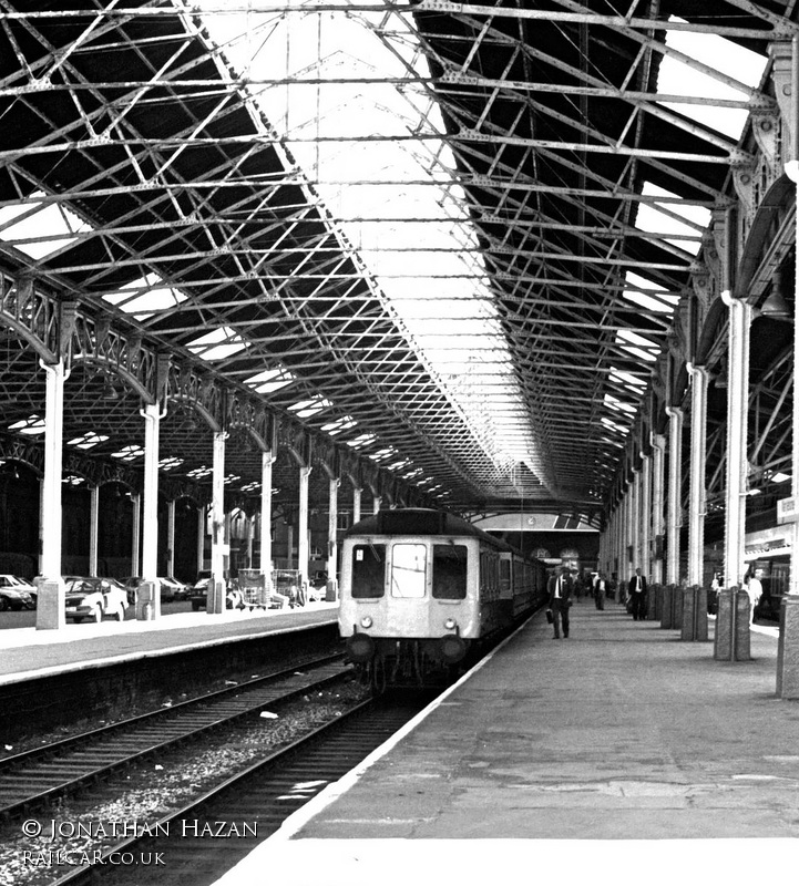 Class 115 DMU at Marylebone