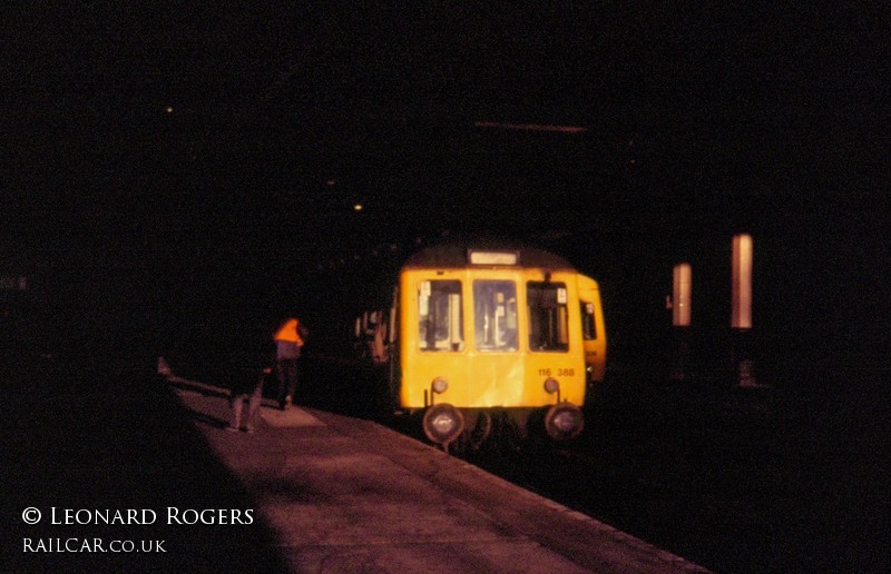 Class 116 DMU at Edinburgh Waverley