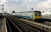 Class 120 DMU at Lincoln St Marks