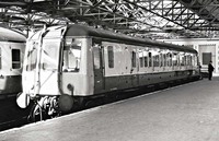 Class 122 DMU at Dundee