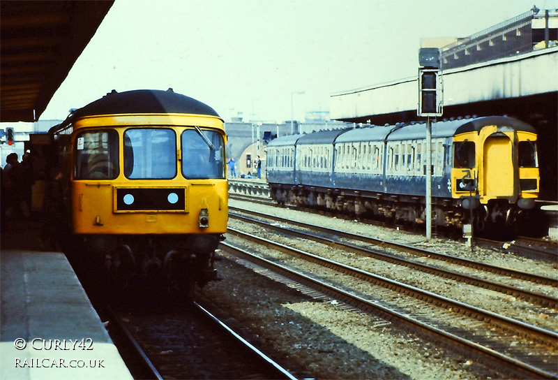 Class 124 DMU at Doncaster