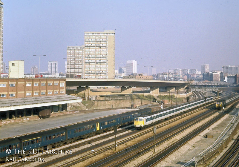 Blue pullman at Westbourne Park