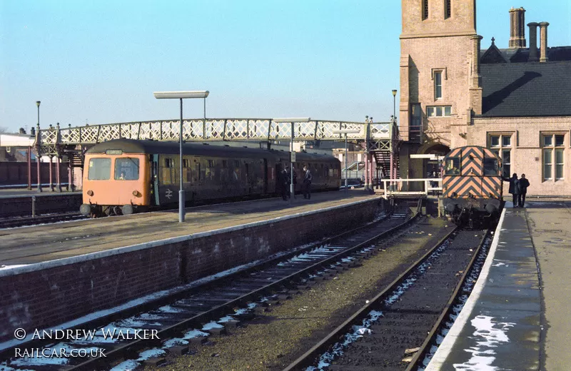 Class 105 DMU at Lincoln Central