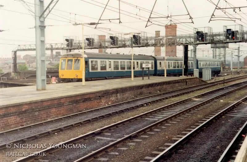 Class 108 DMU at Leeds