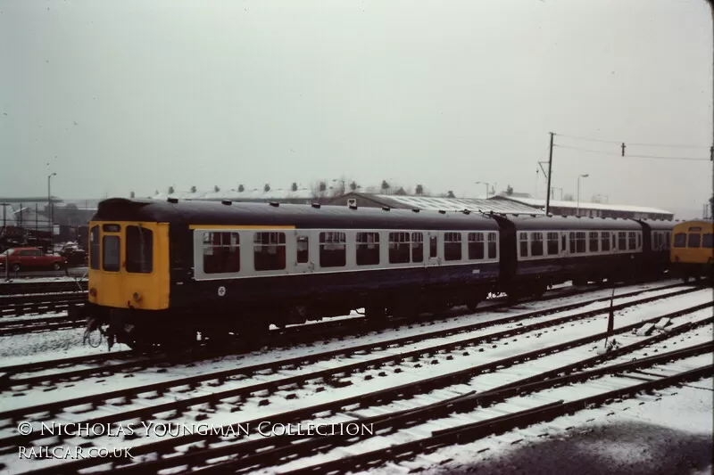 Class 110 DMU at York