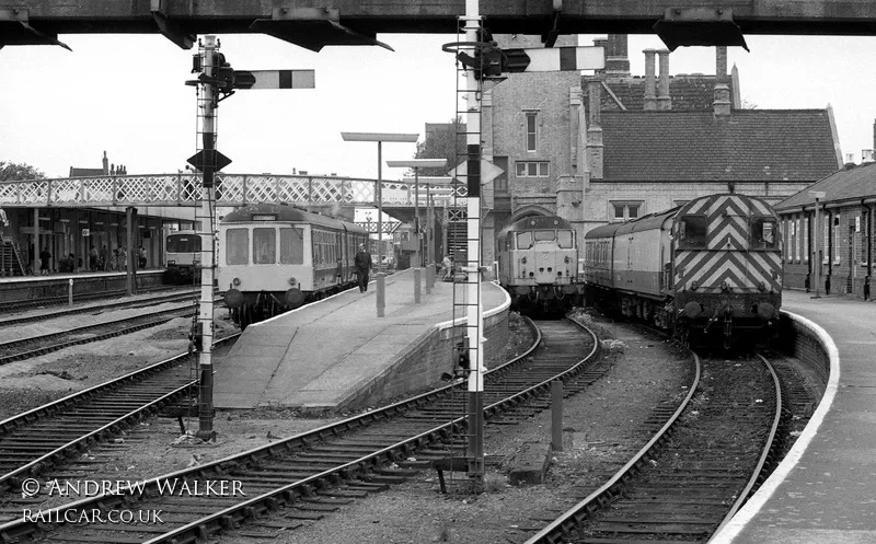 Class 114 DMU at Lincoln Central