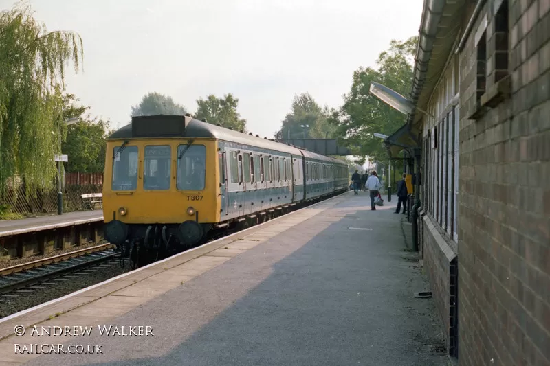 Class 117 DMU at Attenborough