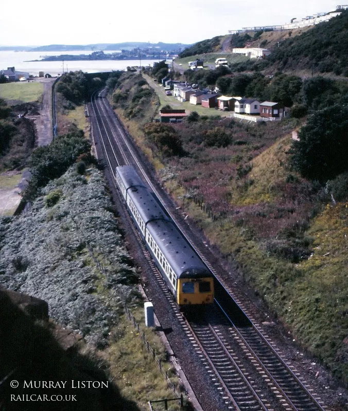 Class 120 DMU at Pettycur