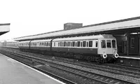 Class 117 DMU at Leamington Spa