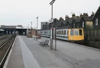 Class 117 DMU at Tonbridge