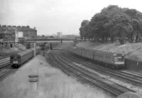 Class 117 DMU at Clapham Junction