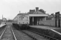 Class 120 DMU at Llandovery