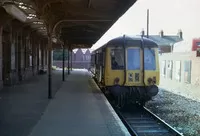 Class 122 DMU at Stourbridge Town